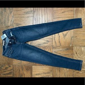 Levi’s Size 25 Jeans, worn but in great condition, just don’t fit anymore